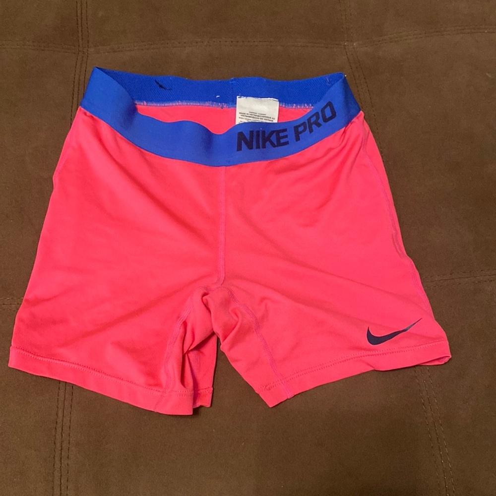 Pink Nike dri-fit spandex